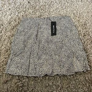 Motel mini croc tan skirt with side slit